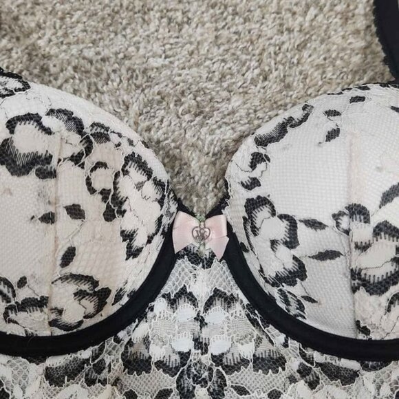 Victoria's Secret bra - Picture 6 of 6